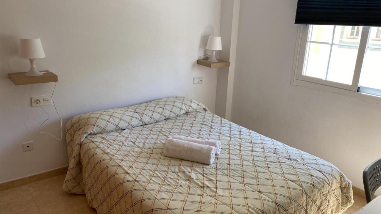 HABITACIÓN GRANDE CON BAÑO PRIVADO en Coin a 30Km de la PLAYA Coín Exterior foto
