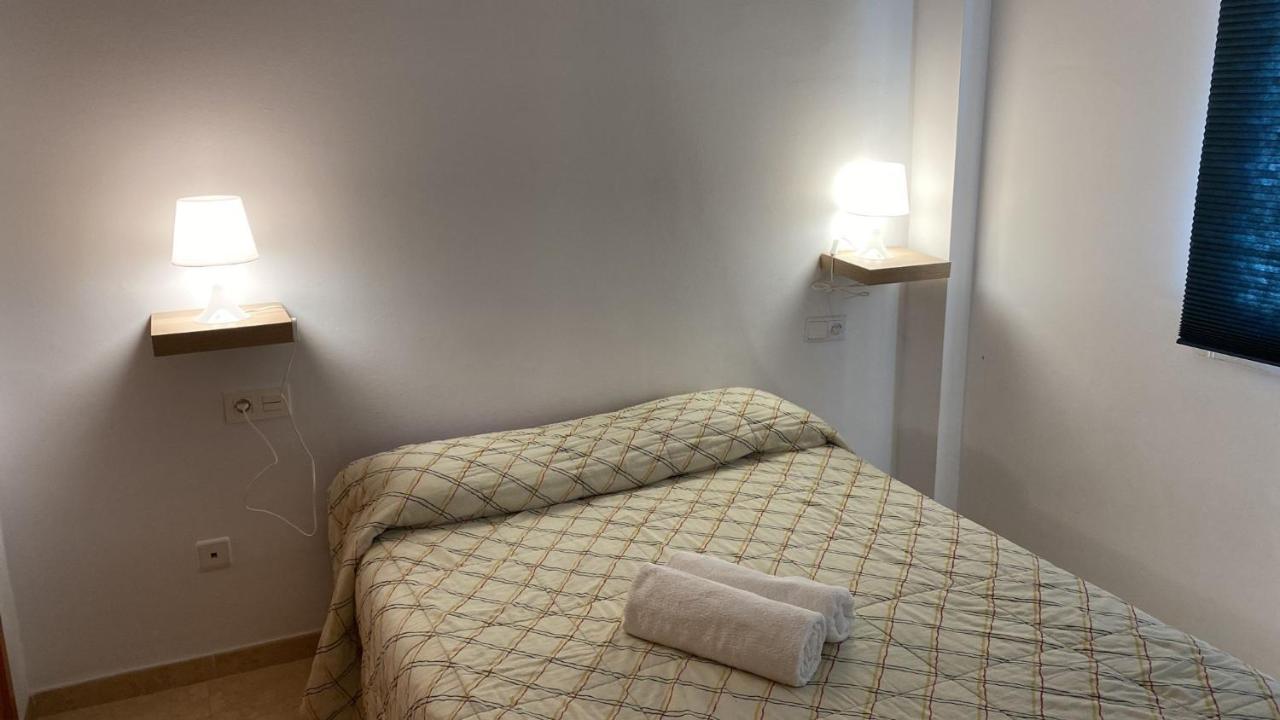 HABITACIÓN GRANDE CON BAÑO PRIVADO en Coin a 30Km de la PLAYA Coín Exterior foto