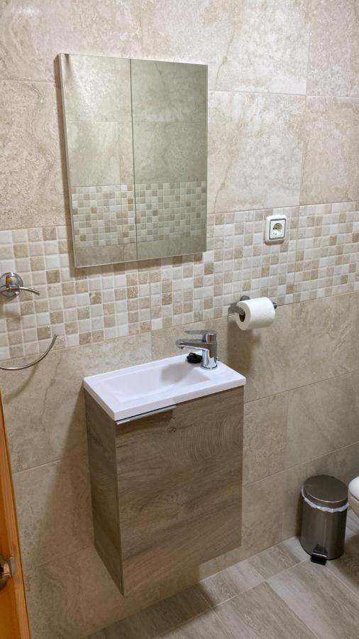 HABITACIÓN GRANDE CON BAÑO PRIVADO en Coin a 30Km de la PLAYA Coín Exterior foto