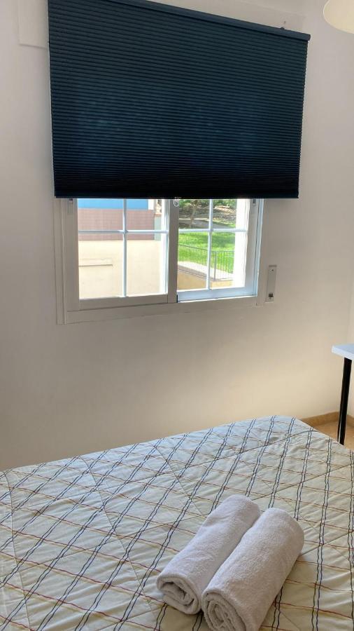 HABITACIÓN GRANDE CON BAÑO PRIVADO en Coin a 30Km de la PLAYA Coín Exterior foto